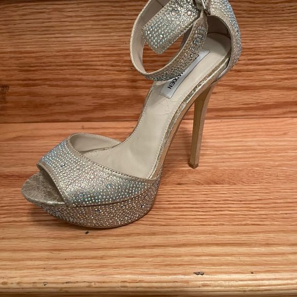 🌸 Steve Madden Pre Loved Carrie Beaded Heels w/ Ankle Strap Platforms Size 8.5 - Picture 4 of 15